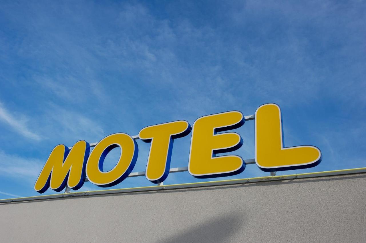Ace Hotel Travel Athee Sur Cher Kültér fotó
